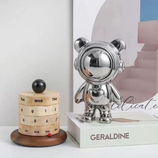 Porcelain Astronaut Figurine Decor-A 35