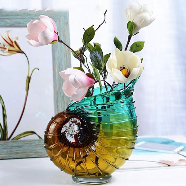 Gradient Glass Nautilus Shell Vase--MM142