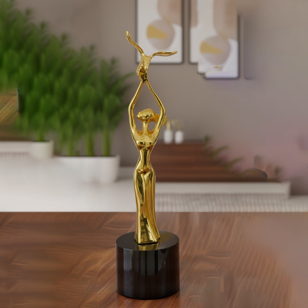 Golden Elegance Porcelain Figure-MM153