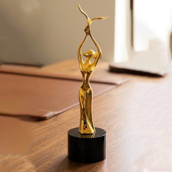 Golden Victory Lady Sculpture-MM197